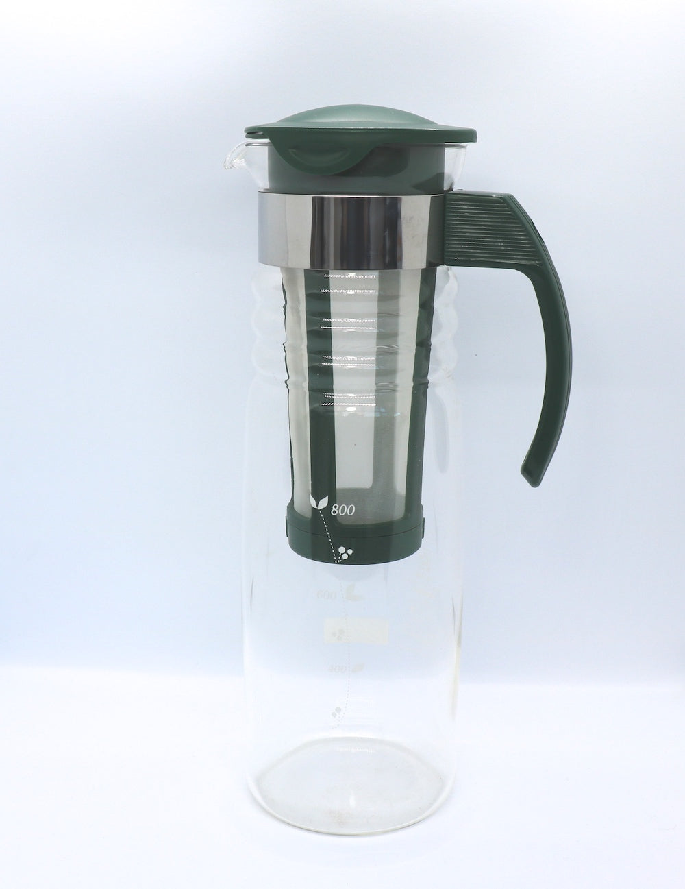 Hario Mizudashi 24 oz. Dark Green Glass Cold Brew Tea Infuser with Mesh Filter HCC-7DG